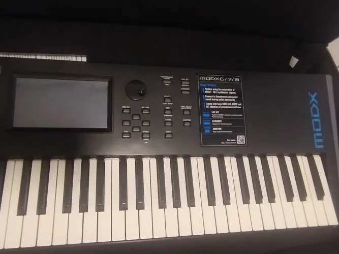 Violão Takamine coreano + Teclado Yamaha Modx7
