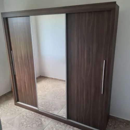 Vende-se Guarda Roupa de Casal