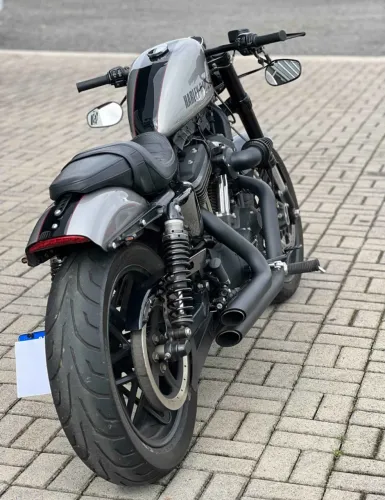 Harley-Davidson Roadster XL1200CX 2017 | 6.500 km | Vance & Hines | Customizada