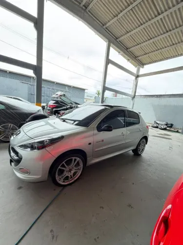 Peugeot 207 Quiksilver 1.4 Flex 8V 5P 2010
