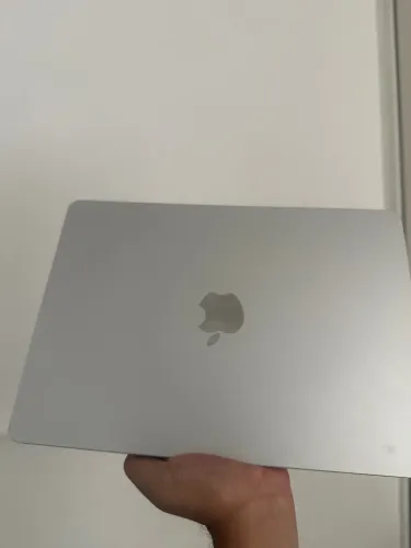 MacBook Air M4 16GB + 256 ssd