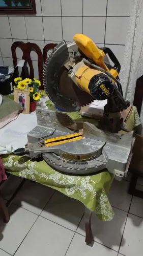 Serra meia esquadria Dewalt 12 "grande
