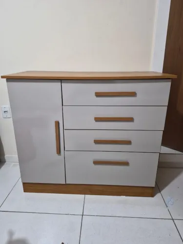 Vendo cômoda em estado de nova