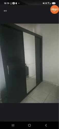 Guarda roupa semi novo! Lindo
