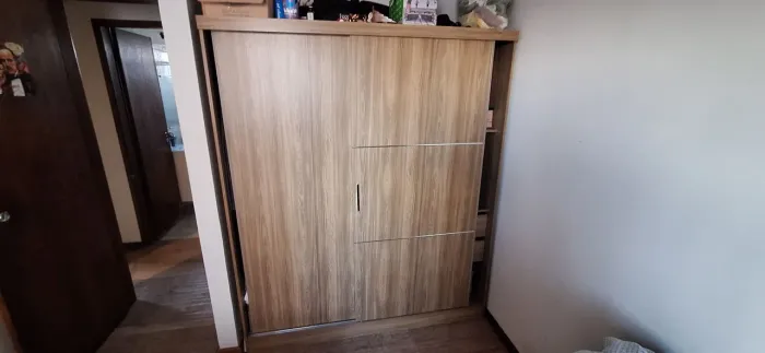 Quarda roupa beige 