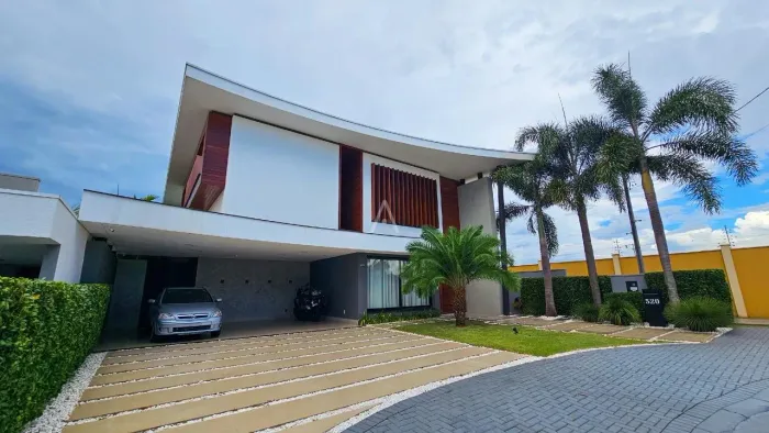 Sobrado Exclusivo para Aluguel em Cascavel  4 Quartos, 3 Suítes, Lazer Completo