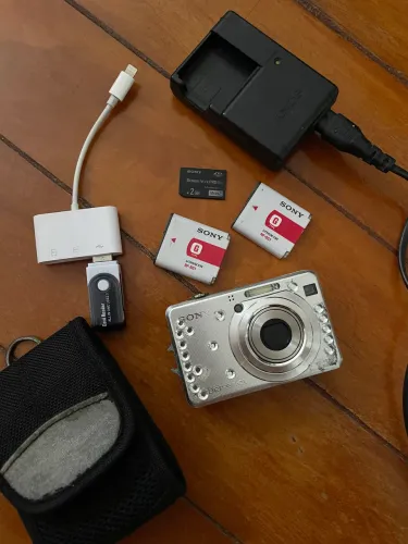 Sony Cyber-shot COMPLETA + Cartão + 2 Baterias - DSC-W100 