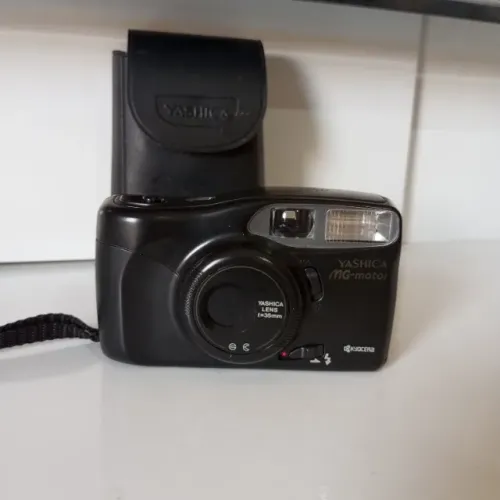 Câmera fotográfica vintage colecionador decoração yashica