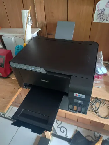 Vendo impressora Epson semi nova (tá com tinta pra sublimação)