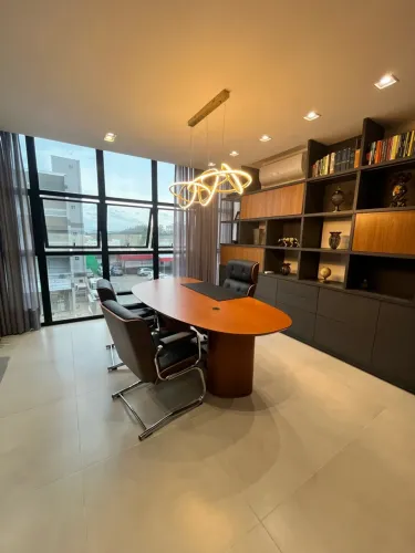 ? REPASSE DE ESCRITÓRIO COMERCIAL MOBILIADO - CENTRO DE BALNEÁRIO PIÇARRAS