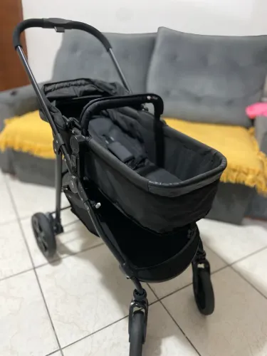 Carrinho de Bebê Galzerano Olympus Moisés Passeio 3 em 1 Preto.