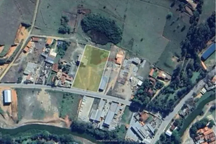 Terreno Estratégico com 5.814 m² na Avenida Marginal de Piracaia Oportunidade / Investime