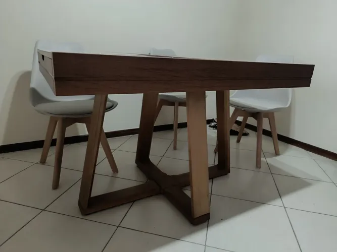 Mesa retrátil de 4 ou 6 cadeiras 