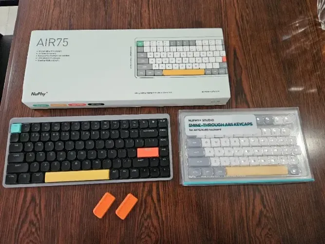 Teclado Mecânico NuPhy Air75 + Keycaps Shine Through Extras