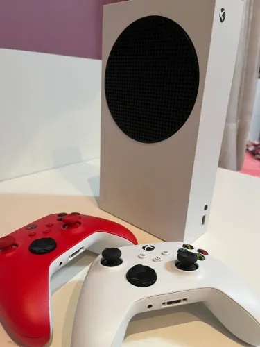 Xbox series S, 2 controles originais 