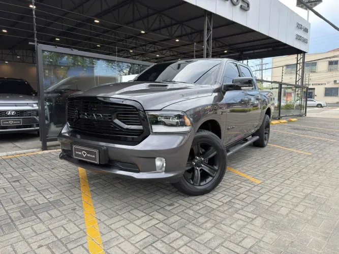 Ram Classic Laramie 5.7 V8 16V Gasolina 4X4 Aut. 2022