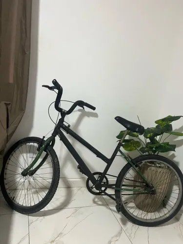 Vendo bicicleta usada no precinho pra desocupar espaço