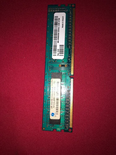 módulo de memória RAM DDR3 para computador desktop.