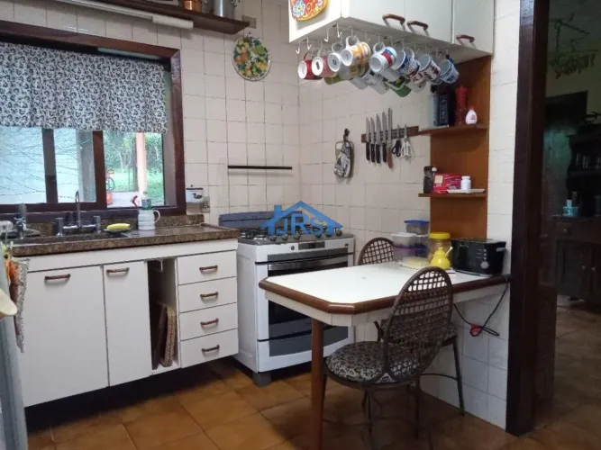 Casa à venda em Jandira, Nova Higienópolis, com 2 suítes, com 287 m², Condomínio Nova Higi