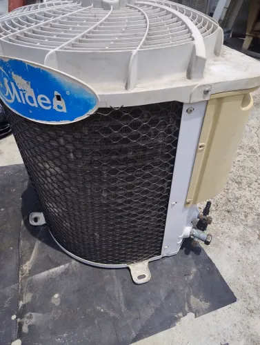 Vendo condensador 18 mil BTUs Midea.