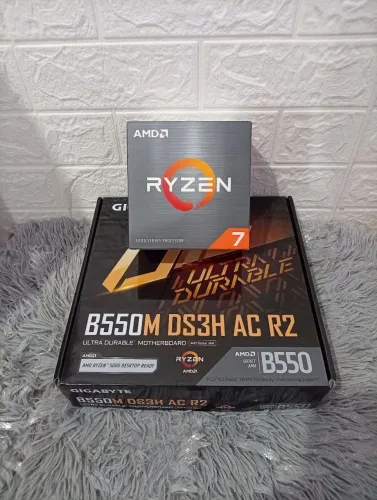 Processador+ Placa mãe Ryzen 7 5700 mais placa Gigabyte B550M