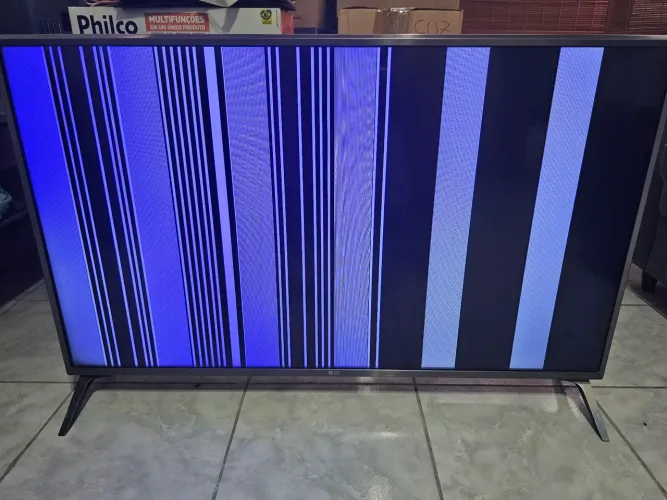 TV LG 43" COM DEFEITO NA TELA