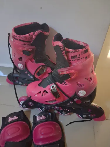 Patins feminino regulável 33 ao 36 tem que colocar fivela