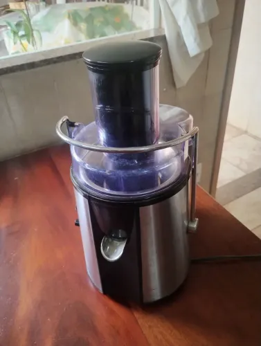 Espremedor de frutas marca suggar