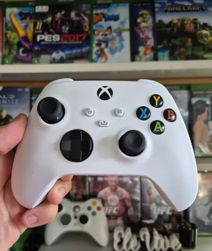 Controle Xbox Séries Semi novo 