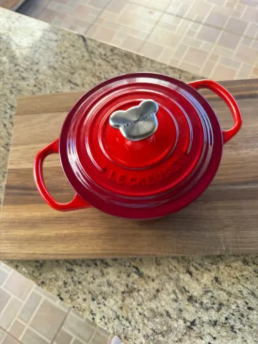 Le creuset panela com puxador de ursinho