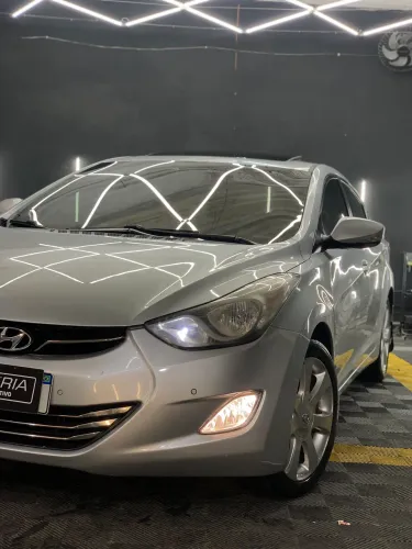 Hyundai Elantra GLS 2.0 16V Flex Aut. 2013