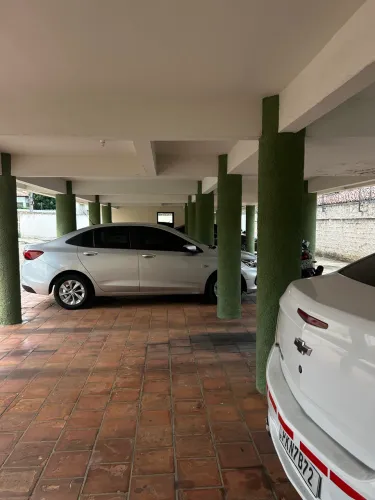 Mari - vendo apartamento no Cabral
