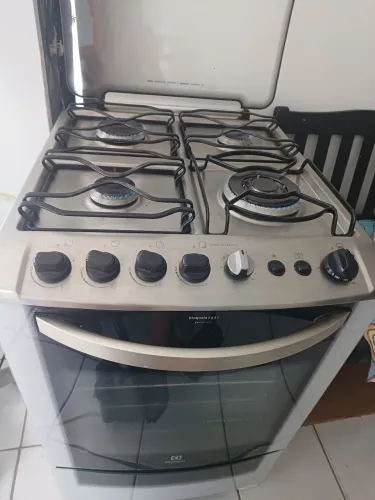 Fogão Electrolux automático tripla chama gril timer 