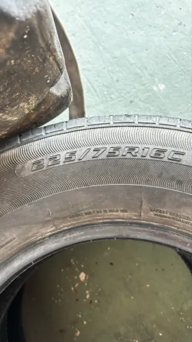 Pneus 225/75/R16C