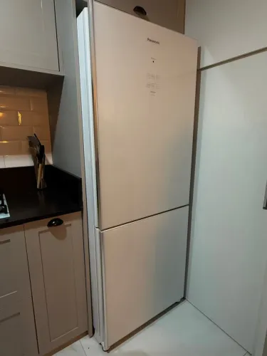 Geladeira/refrigerador inverse - Panasonic BB53 White Glass - 425 litros 