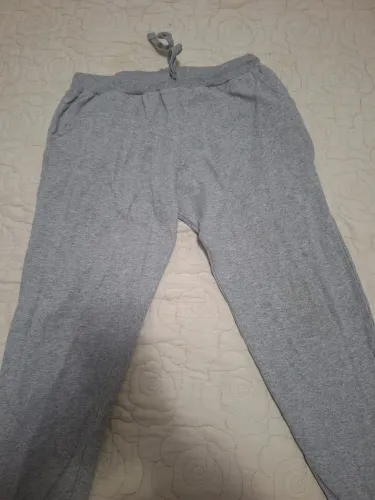Calça de moleton tam. 10 usada