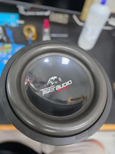 Vende-se SUBWOOFER 12 Polegadas TIGER ÁUDIO 1300W RMS ACEITO CARTÃO COM ACRÉSCIMO