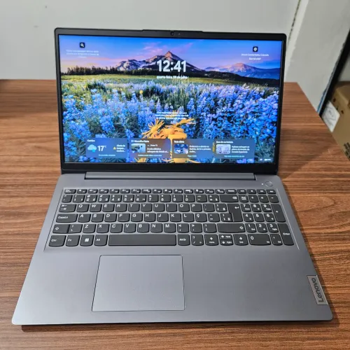 Lenovo Ideapad 3 AMD Ryzen 5 5500U 12GB 256GB Tela 15,6 FullHD + Placa de video 2GB