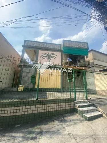 Excelente Apartamento com 02 Quartos, Varanda e Garagem em Quintino