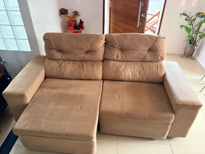 Vendo sofá de três lugares