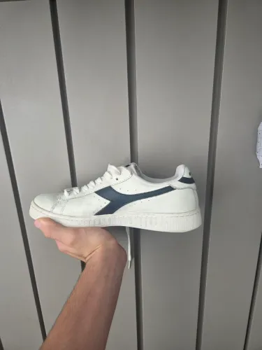 Vendo tênis marca Diadora