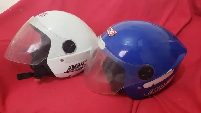 Capacete aberto