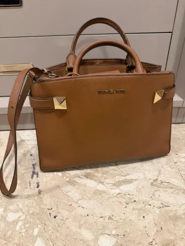 Bolsa Michael Kors Selma Studded Satchel Caramelo
