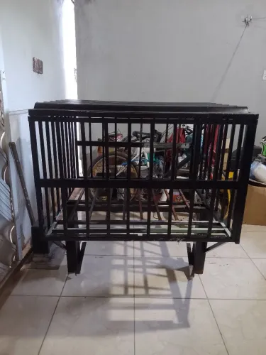 Vendo lixeira de calçada de ferro tamanho grande 