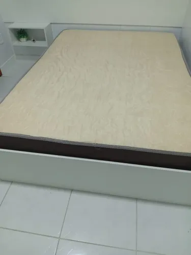 Cama com base em 100% MDF