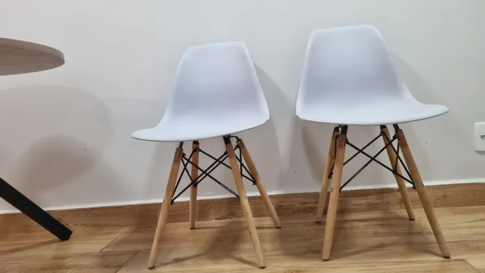 Par de Cadeiras Charles Eames Eiffel