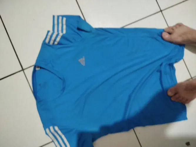 Camisas esportivas para caminhada e prática de academia. Todas originais e super novas.