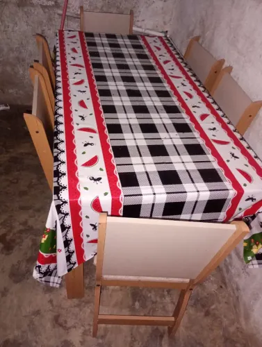 meza de 4 cadeira pra vende nova