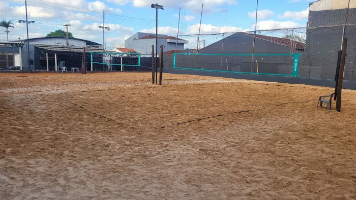 Vendo ponto comercial, quadra de volei, Beach tennis, e futevolei!