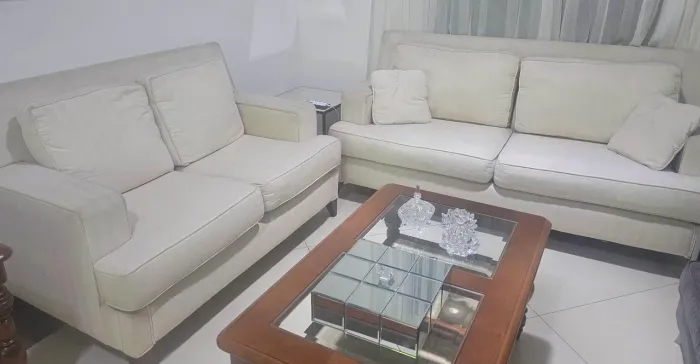 Belíssimo jogo de poltronas super luxo 2,20 m e 1,70 m 